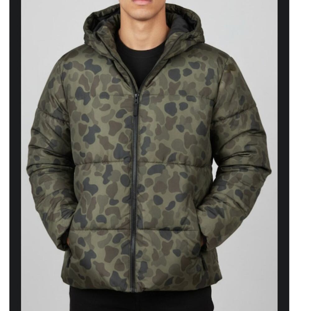 Old Navy Men's Frost-Free Water-Resistant Hooded Puffer Jacket camo-print Large